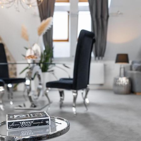 Coco Chanel Boutique Apartment Брно Екстер'єр фото